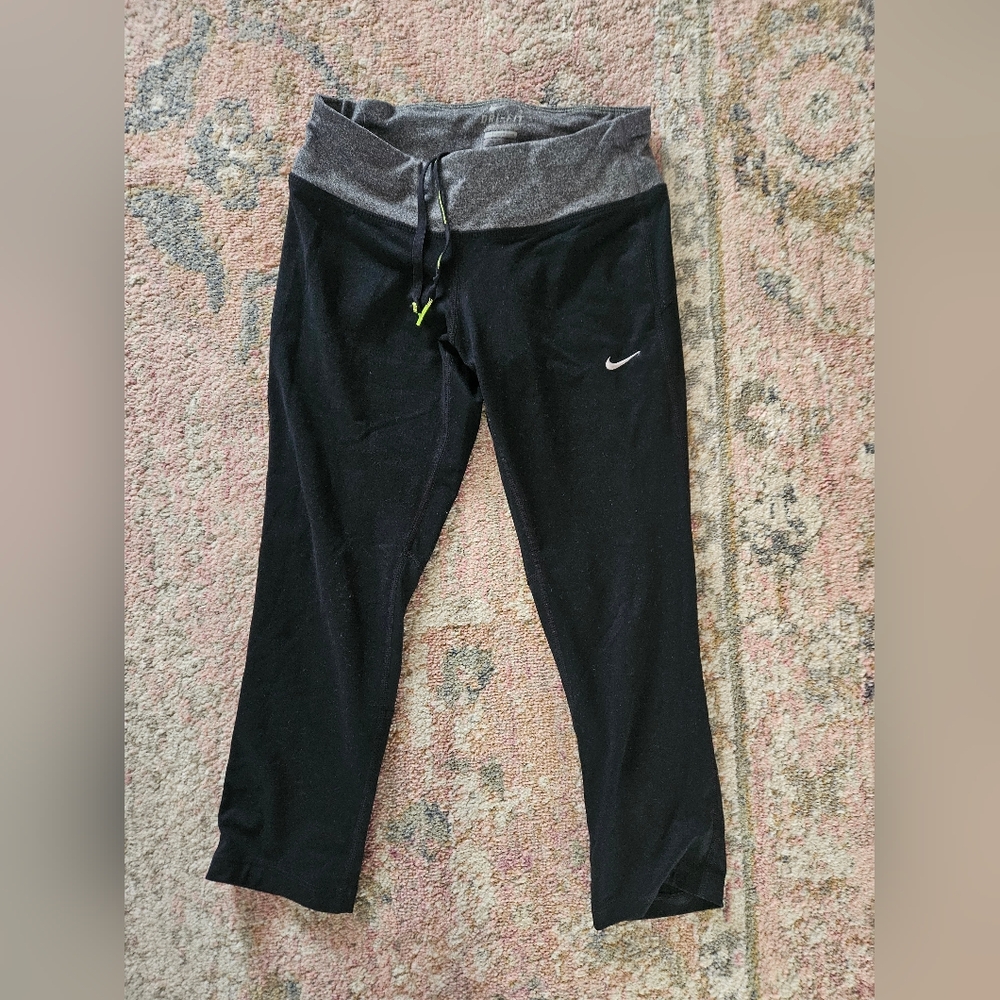Nike Cropped Leggings